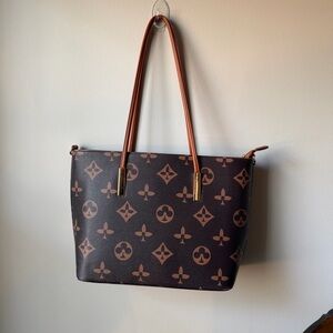FAUX Louis Vuitton bag early 2000s Large Tote and Wristlet Set Brown Large Print